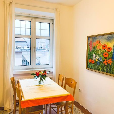 Cozy City Center Apartment Bolzano Bagian luar foto