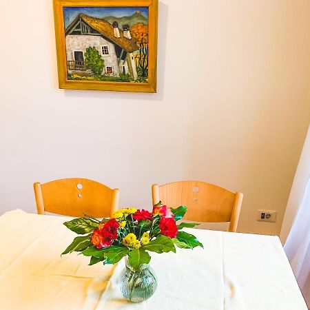 Cozy City Center Apartment Bolzano Bagian luar foto