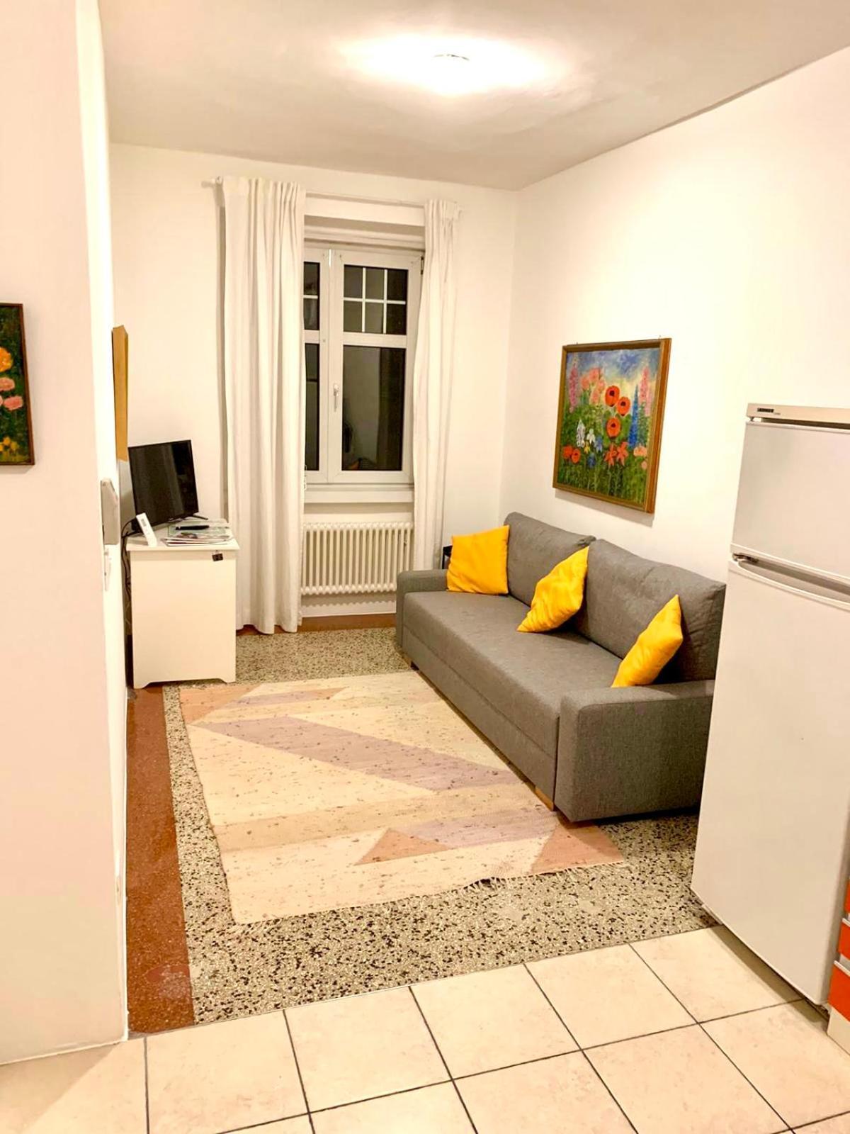 Cozy City Center Apartment Bolzano Bagian luar foto